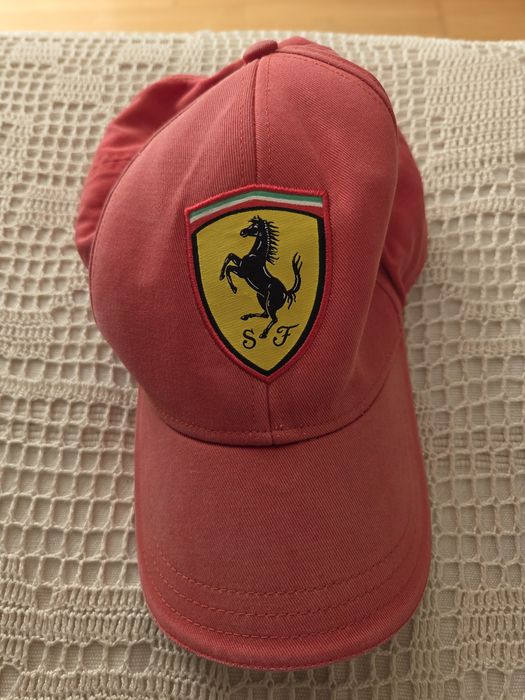 Czapka z daszkiem Ferrari młodziezowa