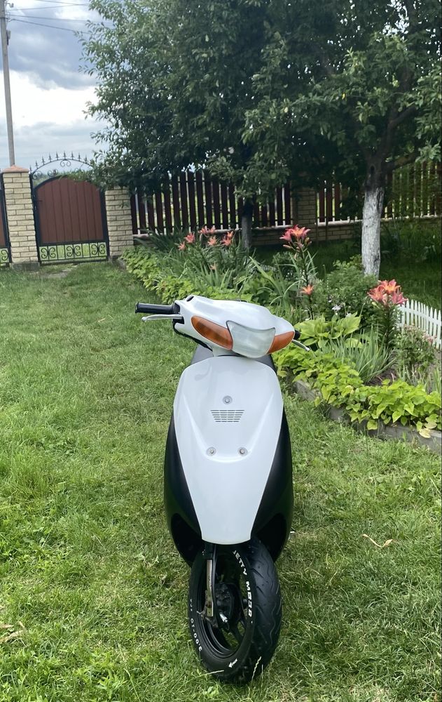 Скутер Suzuki lets 2 new