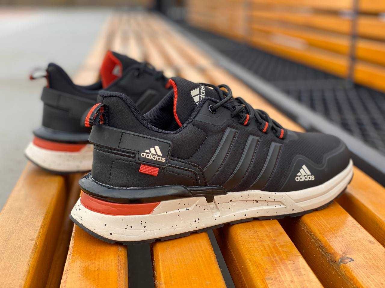 Кроссовки Adidas.