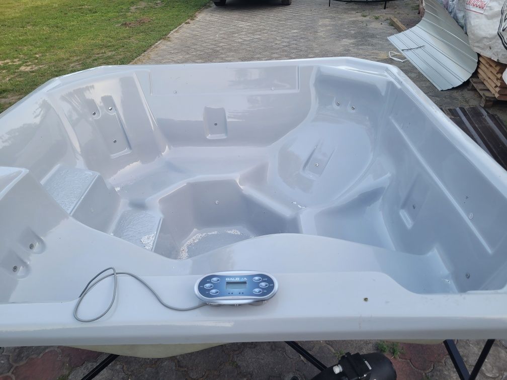 Jacuzzi na zamówienie. Sterowanie balboa Areomasazu hydromasaz