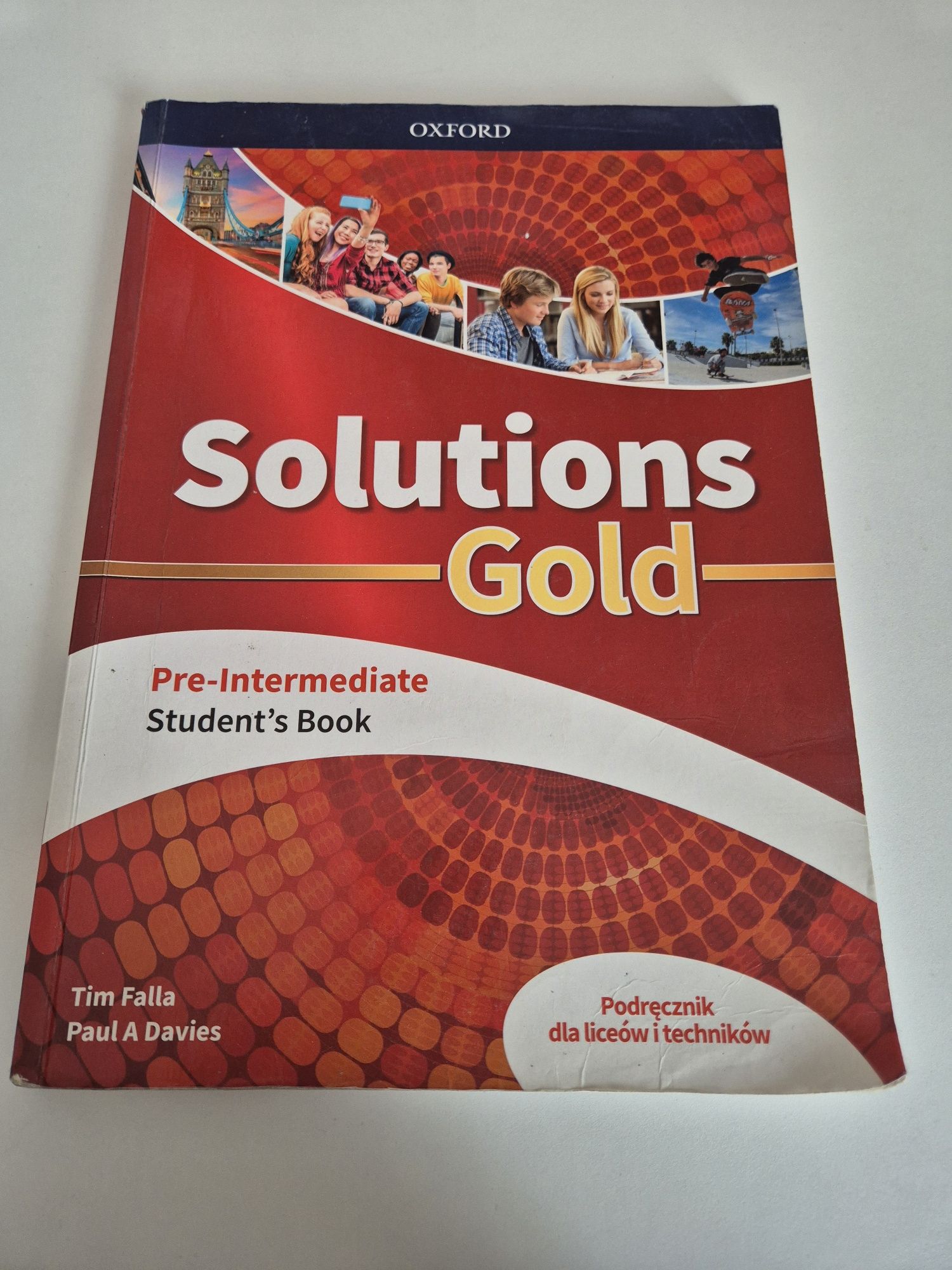 Podręcznik solution gold pre intermediate