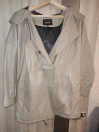 Демисезонная кожанная куртка (размерМ)