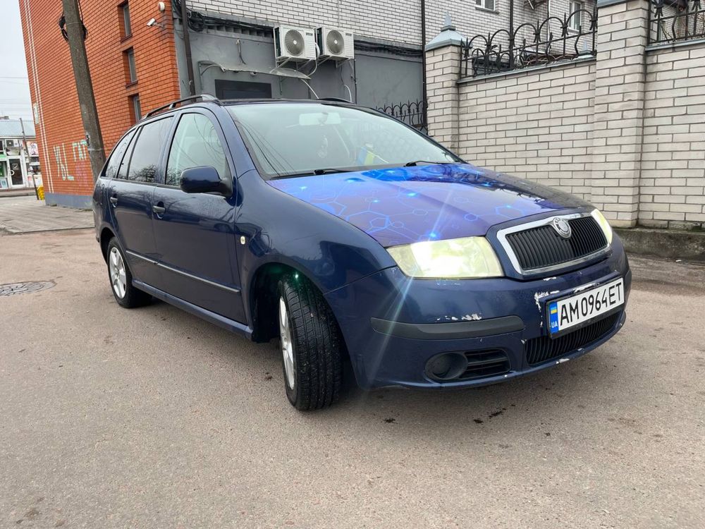 Продам автомобіль Шкода фабія 1