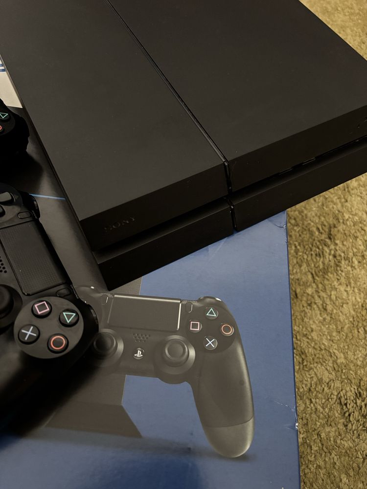Playstation 4 1TB + Comando + GTA V
