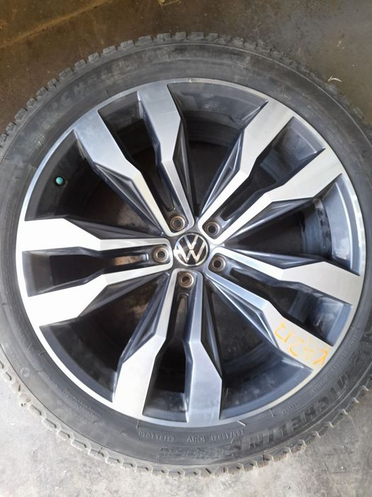 Диск Volkswagen OEM 3QF601025F Suzuka R-line 9x21 5x112 ET34 DIA57,1 Б