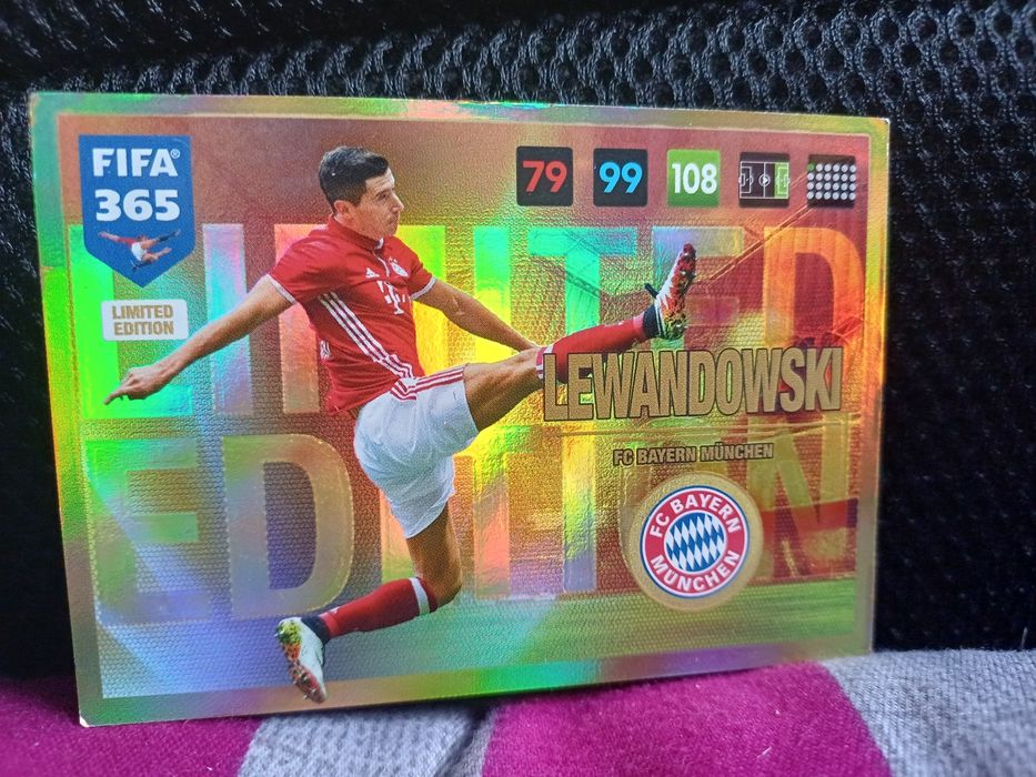 Karta piłkarska Panini Fifa 2017 Lewandowski limited ediction