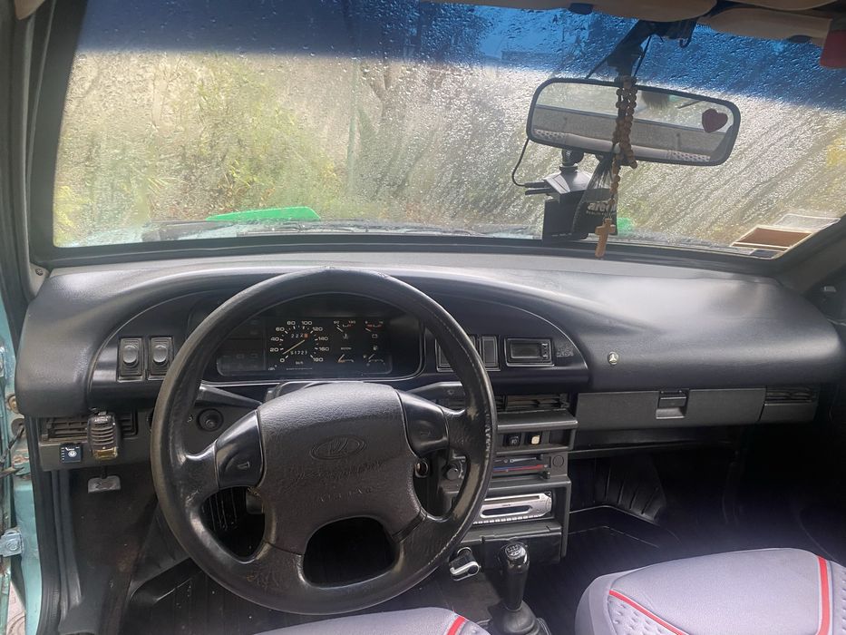 Автомобіль ваз 2109