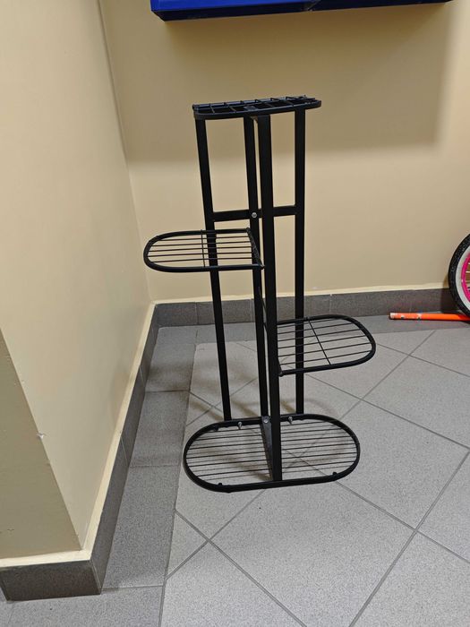 Kwietnik stojak na kwiaty doniczki ozdoby czarny tanio