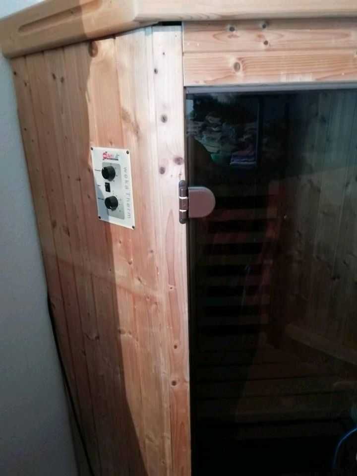 sauna kabina narożna grzejace scianki ławka oparcie oswietlenie