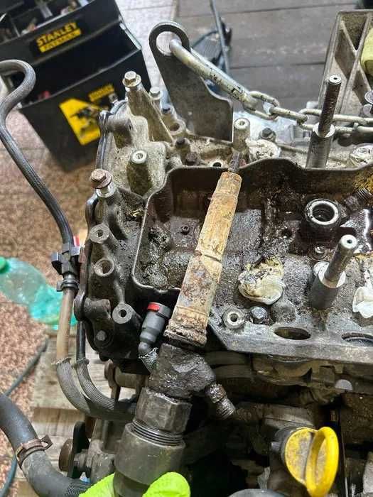 Wyciąganie zapieczonych urwanych wtryskiwaczy wtrysków świec żarowych