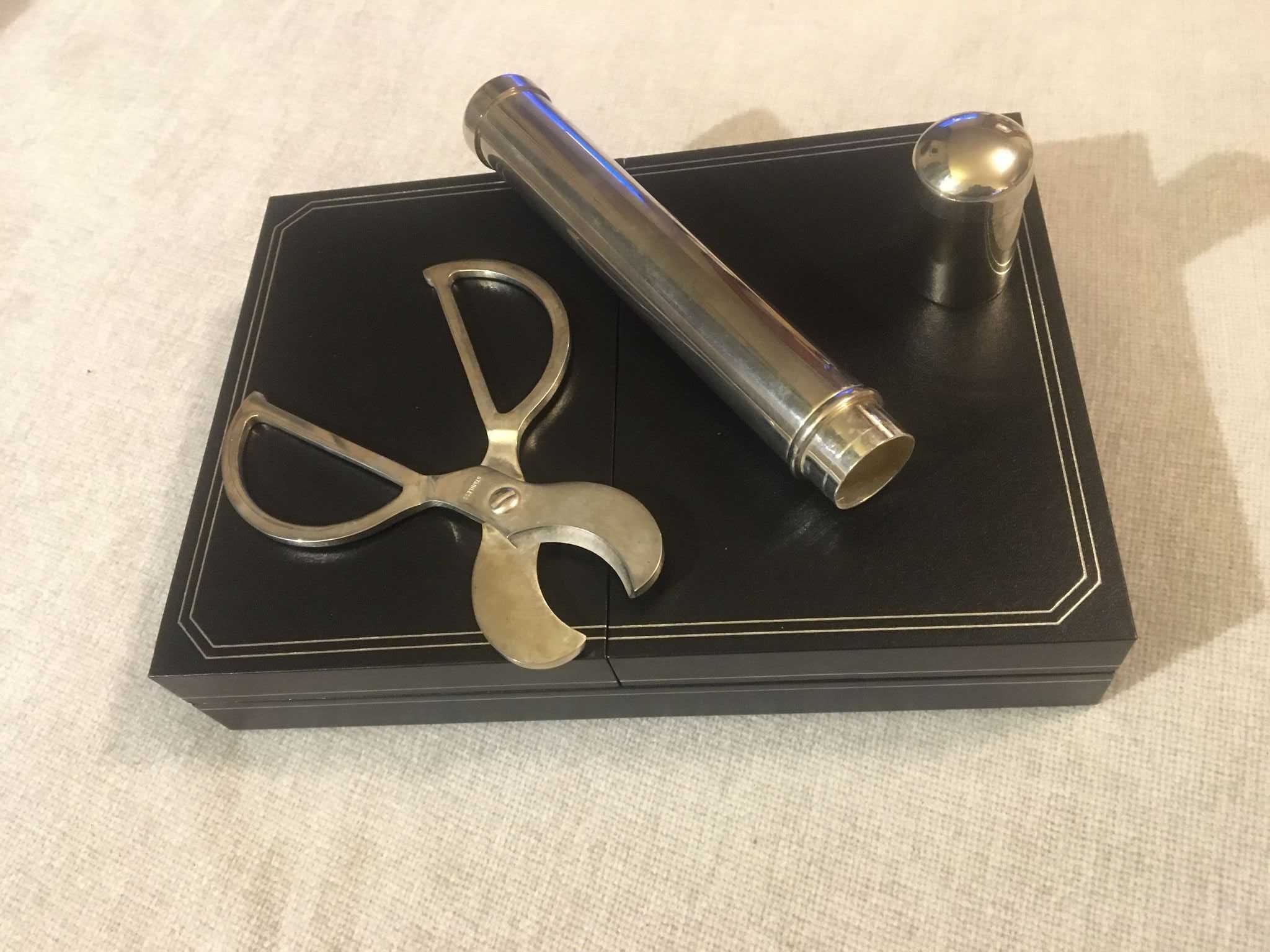 Magnífica Caixa p/ Charutos com cortador, Silea - NOVA