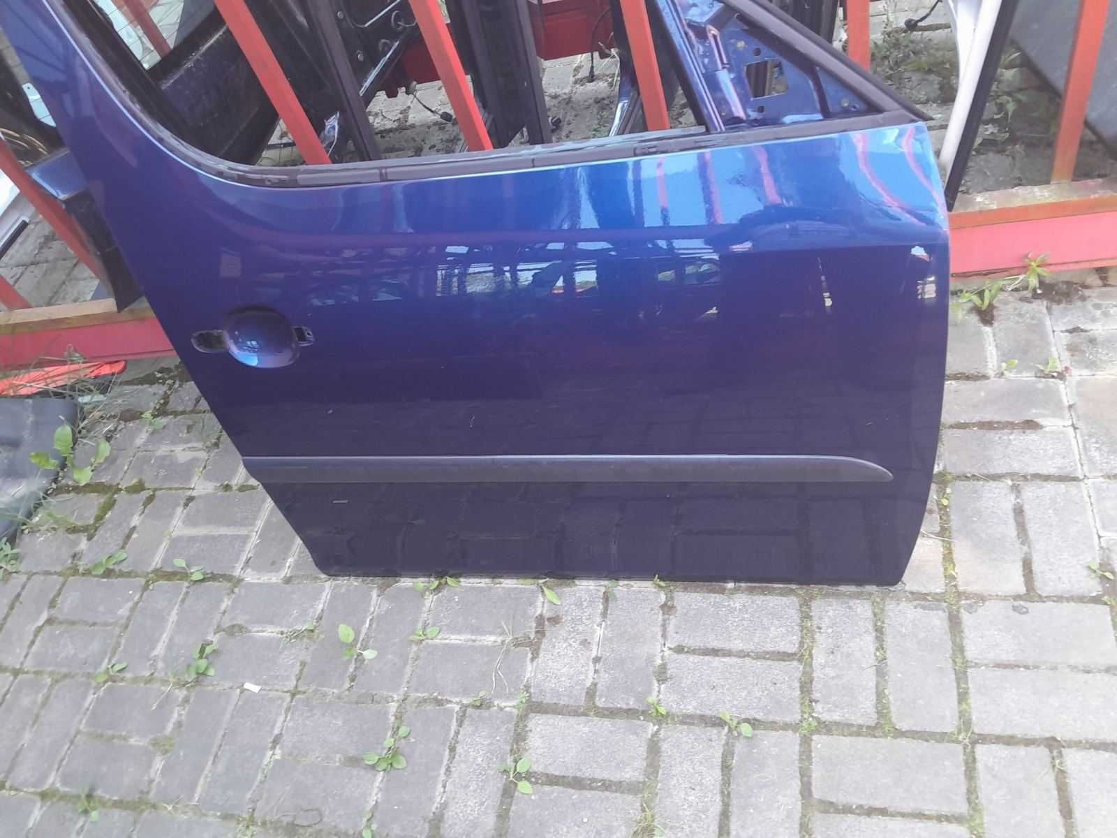 двері передні праві Skoda Roomster 2006-2015 дверь передняя Roomster