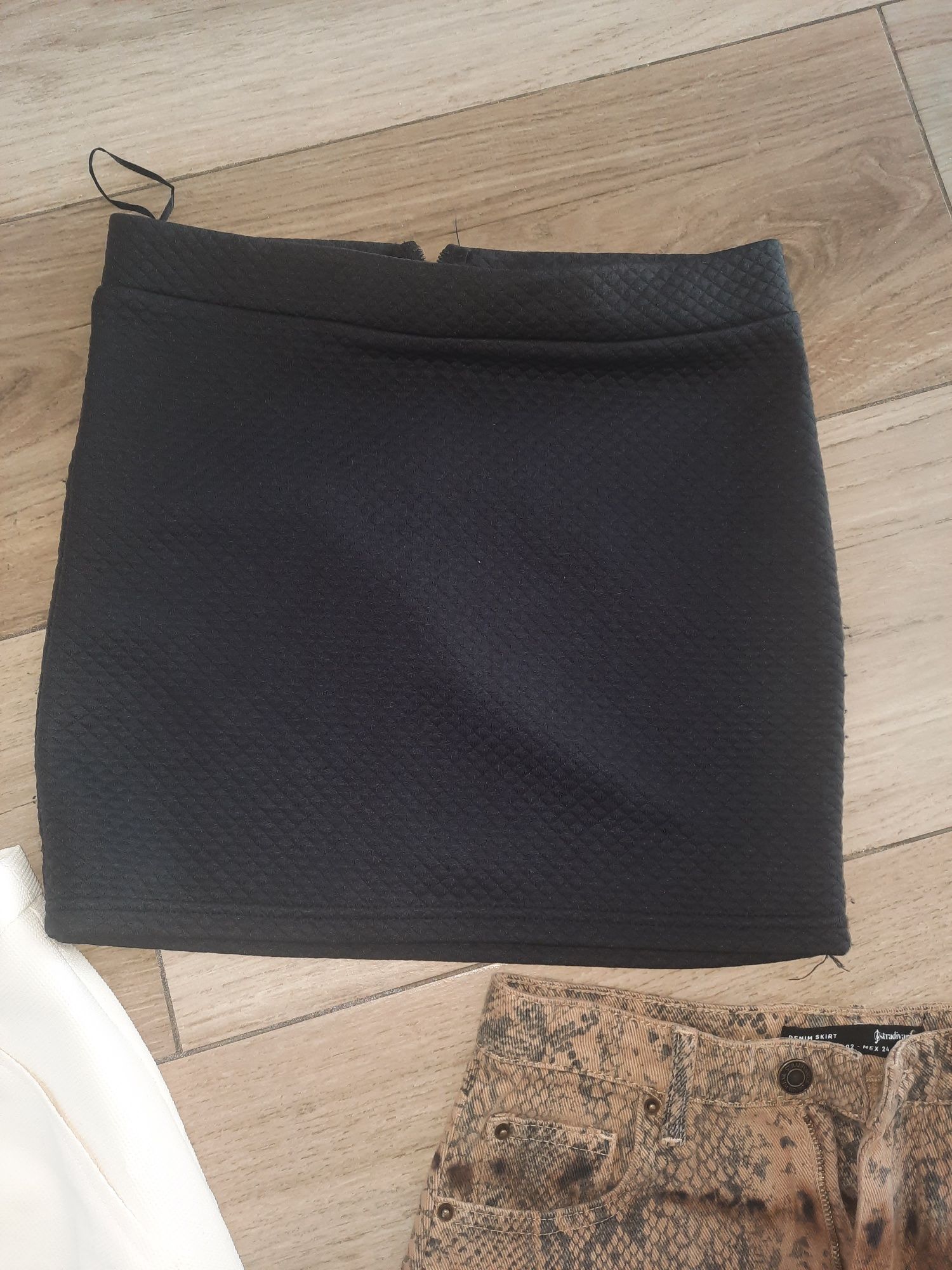 Zestaw spódniczek stradivarius 3 sz rozmiar 34