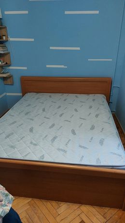 Ліжко з ламелями та матрасом 160*200