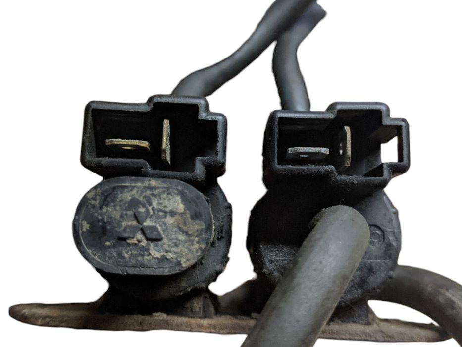 Клапан вакуумный включения переднего моста Mitsubishi разборка