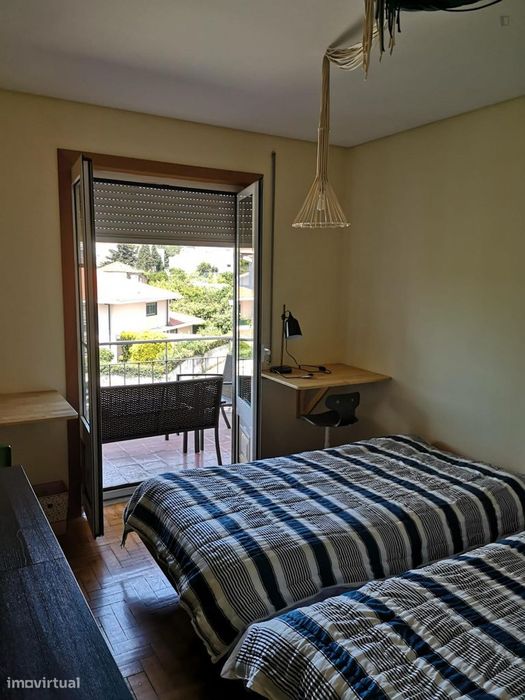 310183 - quarto duplo zona braga parque com wc...