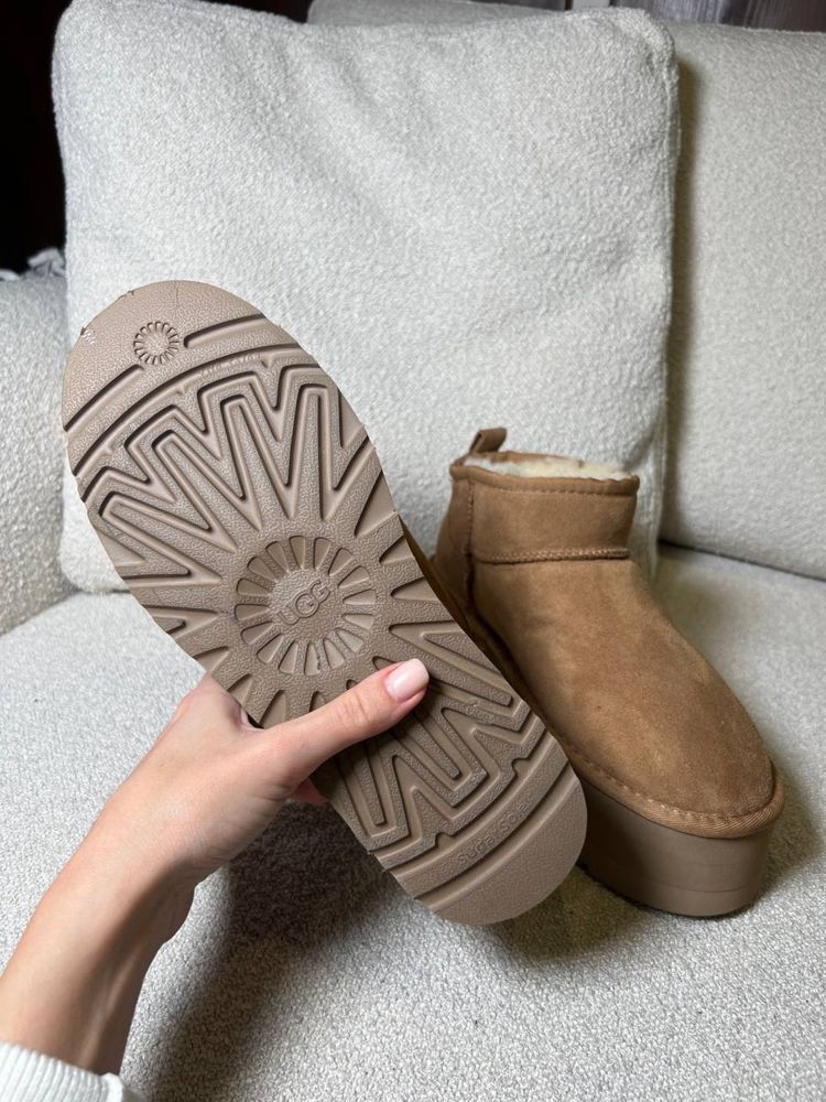Чорні , руді короткі Ugg! Розпродаж, люксових речей до 90% знижки!