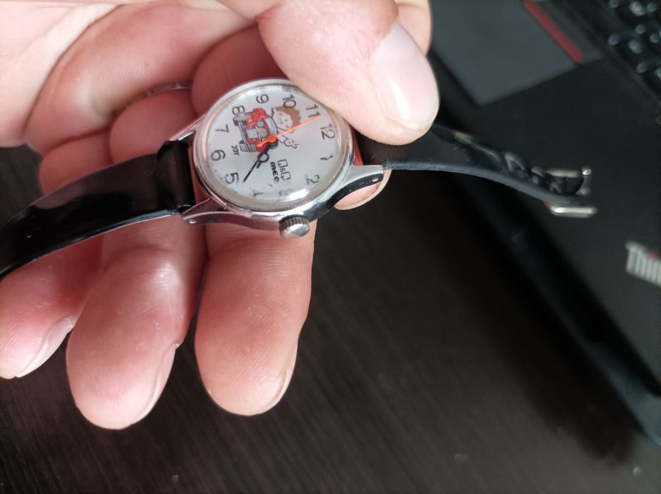 Zegarek nakręcany vintage dziecięcy Q&Q  mec