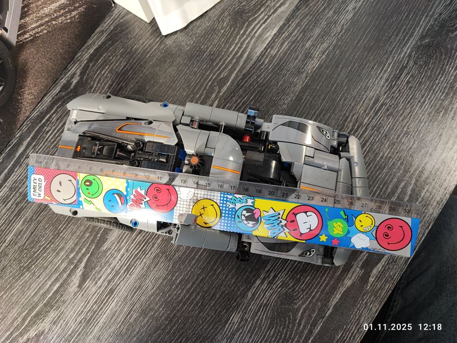 LEGO Technic Koenigsegg Jesko Absolut — сірий гіперкар (42173)