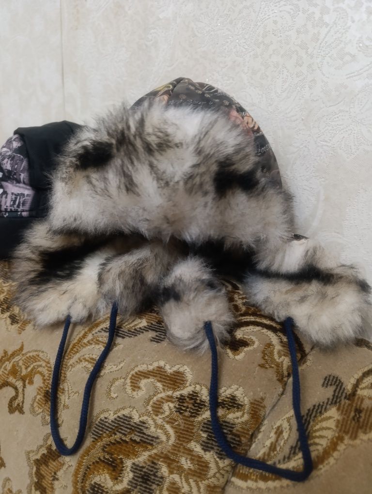 Шапки теплі зимні