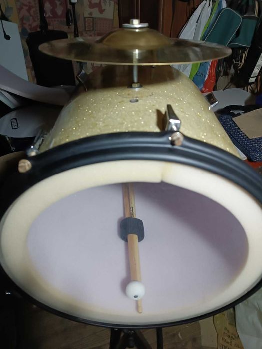 Барабан-флортом 16 дюймов.