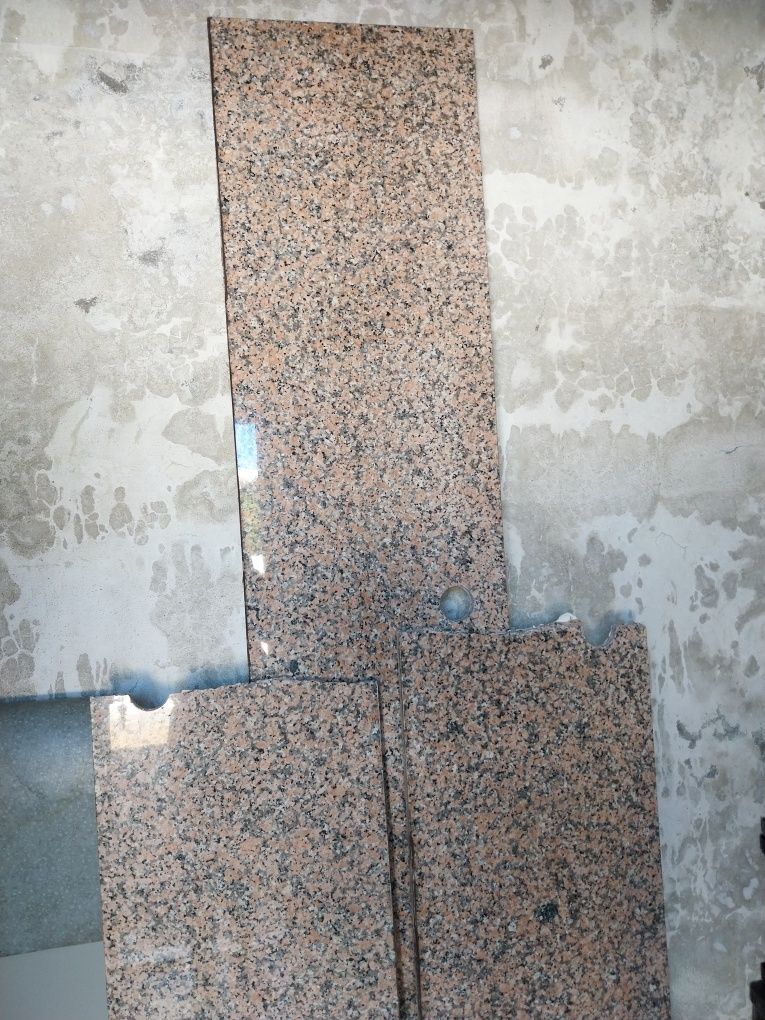 3 pedras em granito rosa