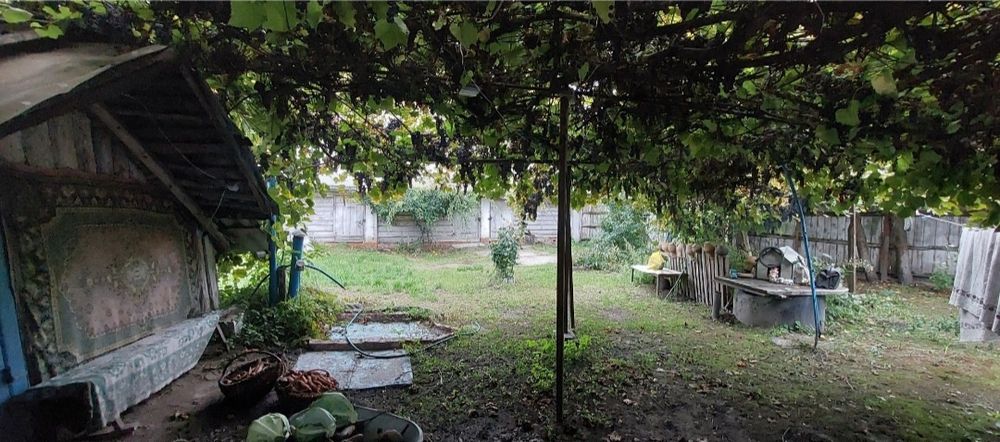 Продам,здам будинок під дачу.