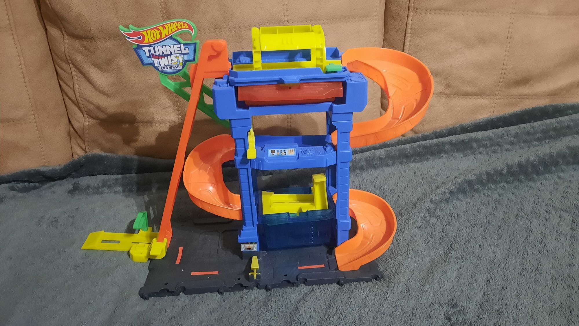 Продам трек Hotwheels