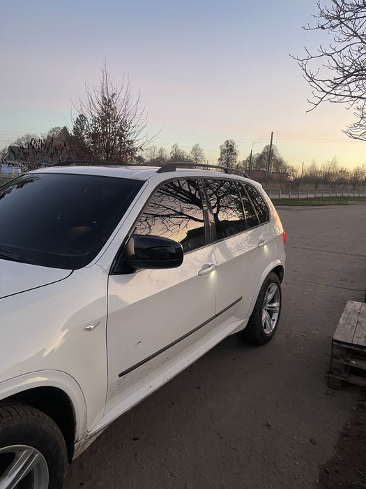 Кросовер Білий бмв х5 е70 3.0 2007