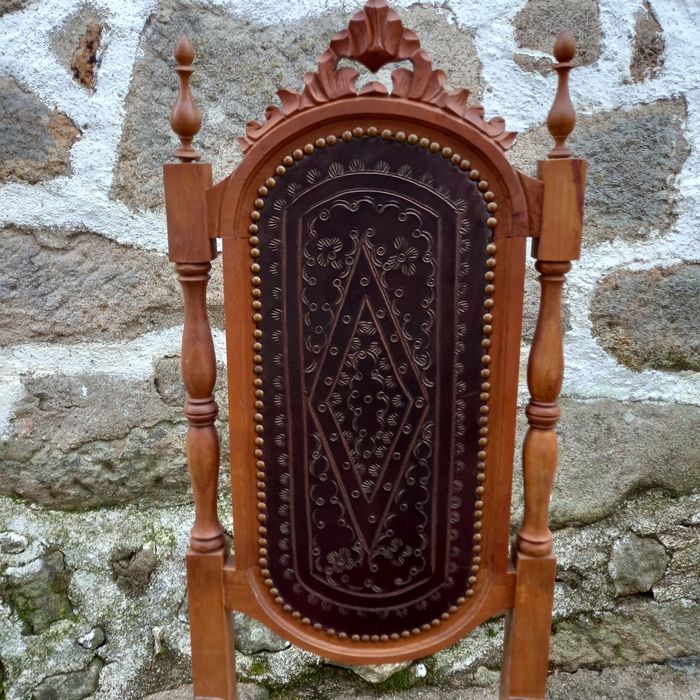 APARADORES + mesa e 6 cadeiras.