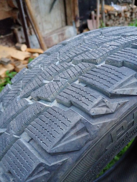 Продам шини розмір 17