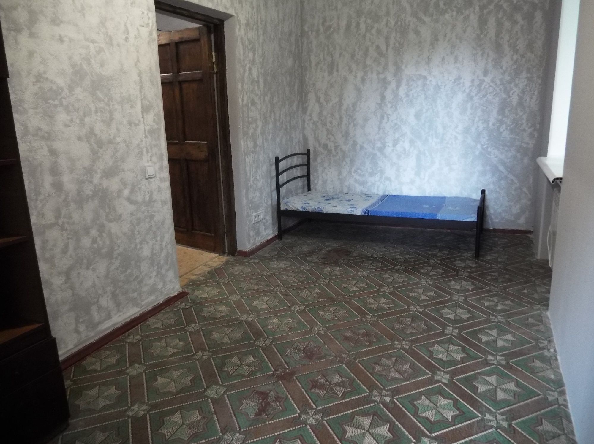 Сдам 3 комн квартиру с Ао вблизи ДК горького