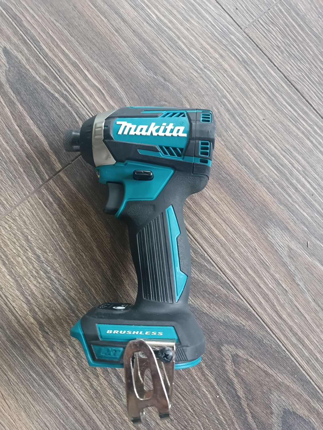 Акумуляторний шуруповерт Makita XDT14.18v