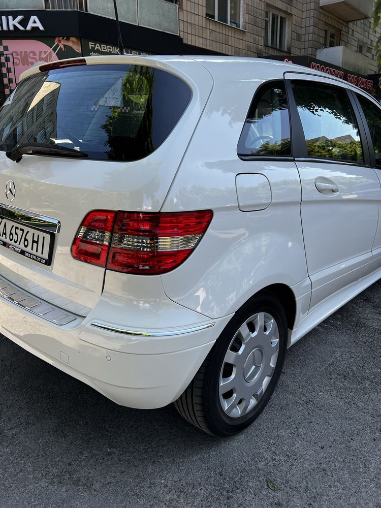 Mercedes-Benz B-Class 2010