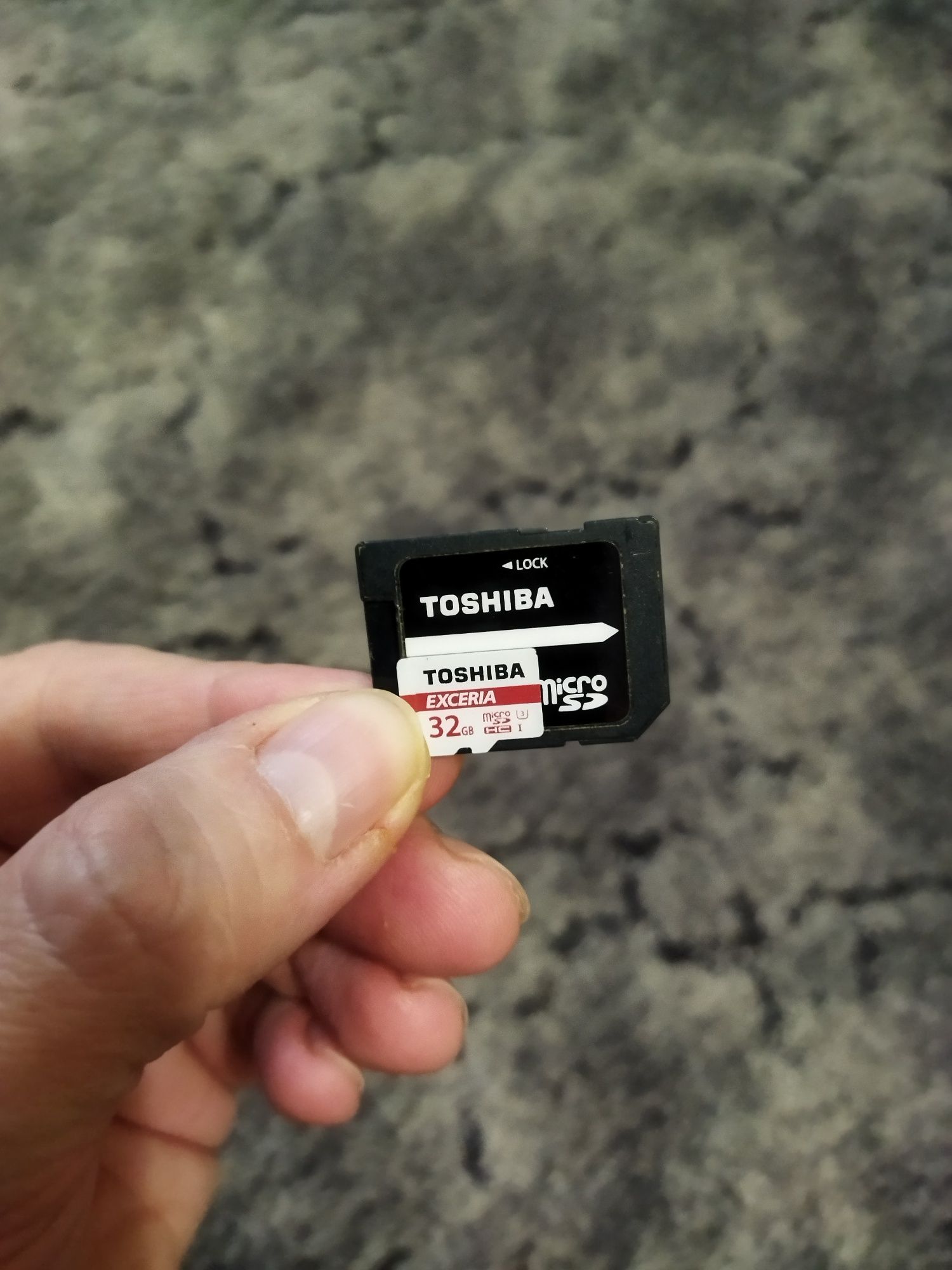 Карта пам'яті з адаптером Toshiba