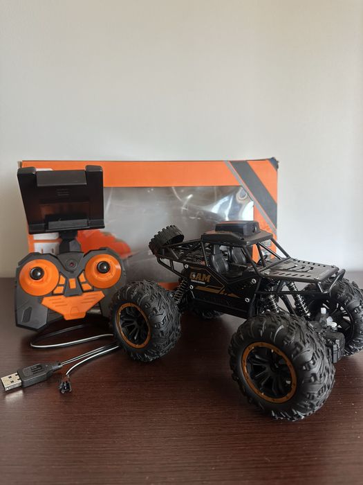 Машина на радіокерування з камерою