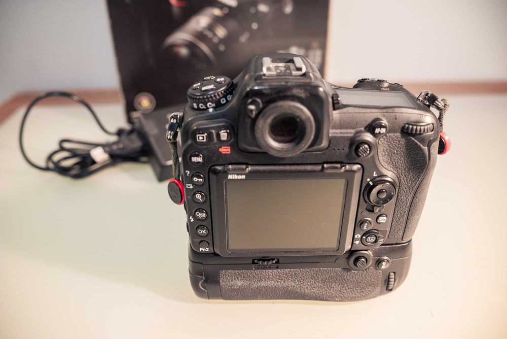 Nikon D500 + grip MB-D15 przebieg 109 tys.