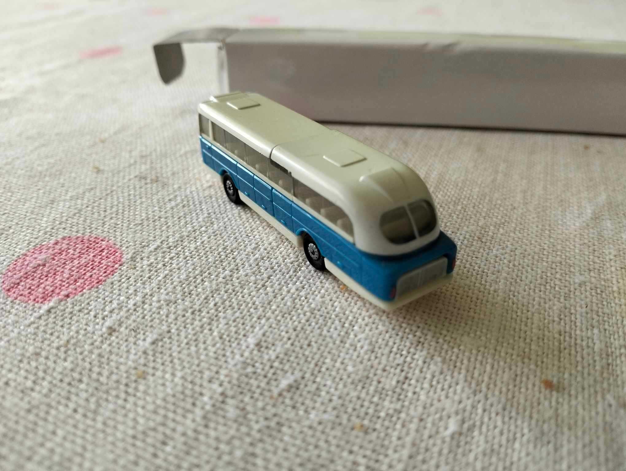 Ikarus 66 skala około 1:180