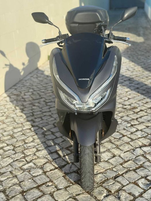 Honda PCX 125 + Top case Givi - Muito bom estado