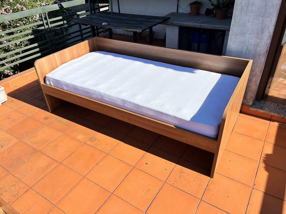 Cama de solteiro com gavetao de segundo colchão