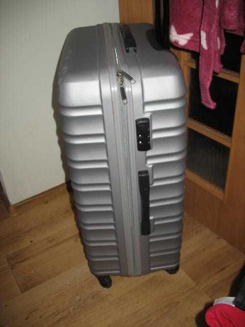 walizka 78 cm x 50 cm duza rączka wysuwana, 4 koła