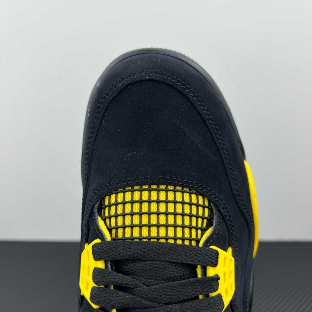 Jordan 4 Rétro Thunder.40