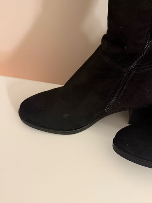 Kozaki Ryłko z elastyczną cholewką  r. 37 jak nowe!