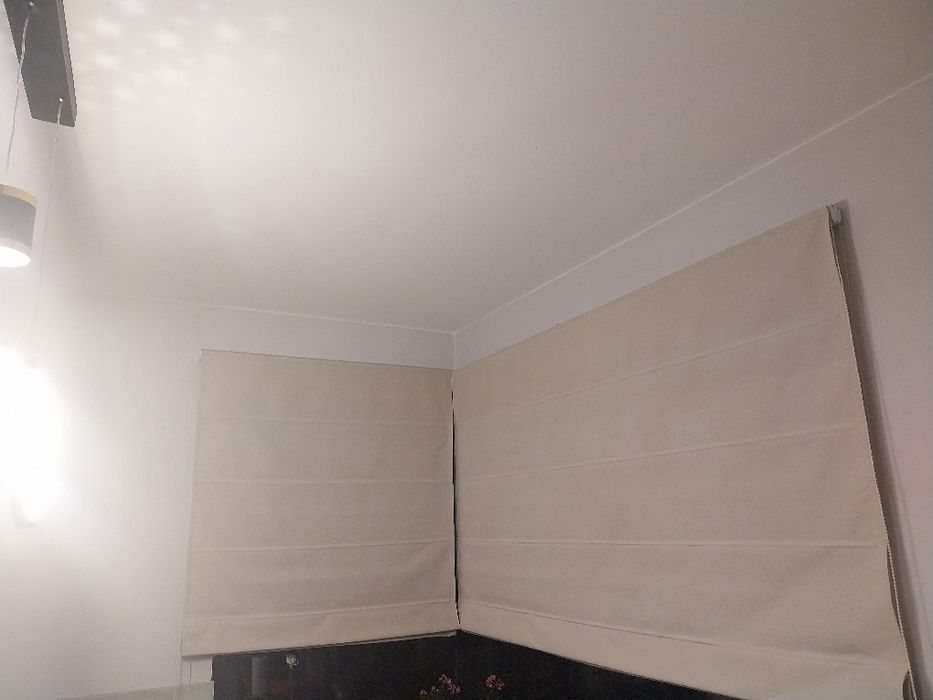 Rolety rzymskie do okna beż