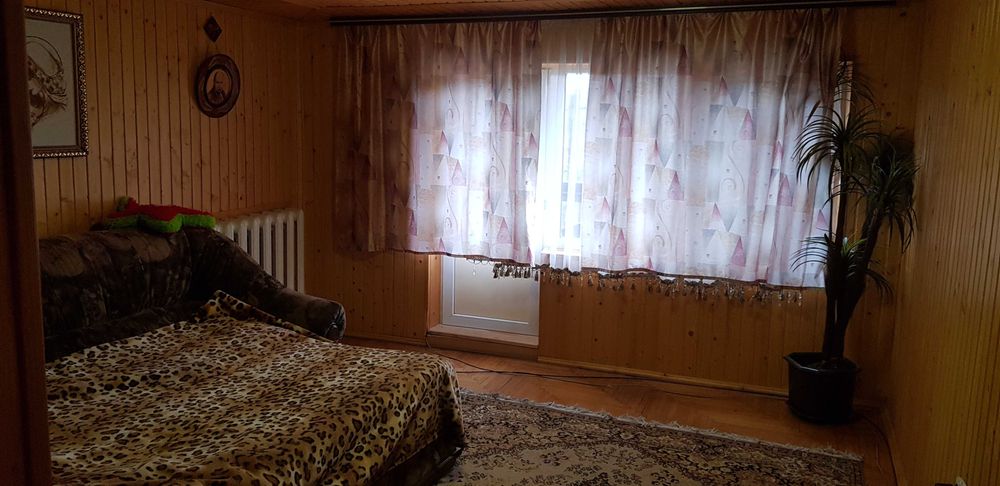 2-поверховий будинок з гаражем
