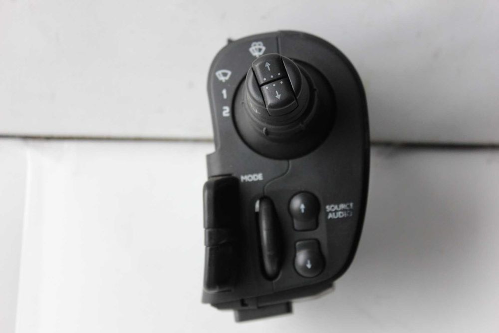 Перемикач щіток двірників на RENAULT KANGOO 2 CLIO 3..88103009 181