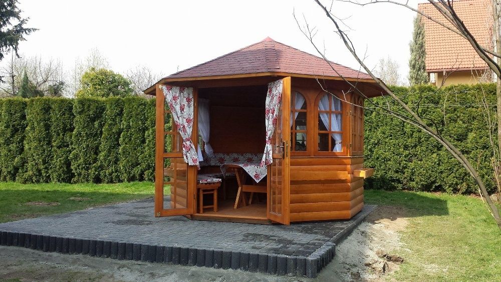STYLOWA altana z bogatym wyposażeniem w środku