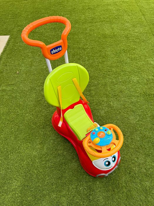 Brinquedo/Carro de passeio CHICCO