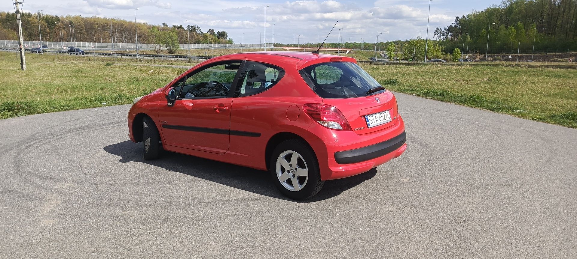 Peugeot 207 1.4 benzyna