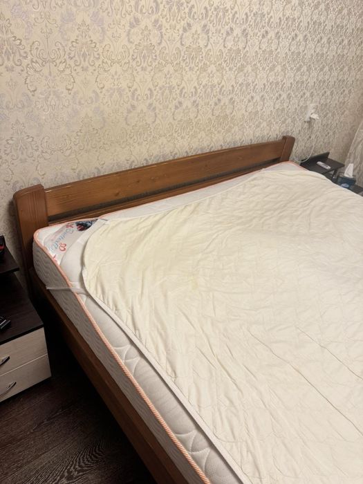 Ліжко з матрасом 200х180. Продам